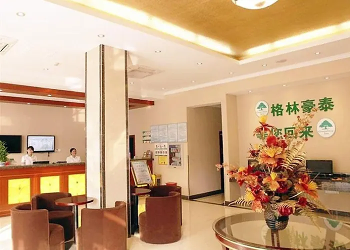 Greentree Inn Jiangsu Zhenjiang Gaotie Wanda Square Express Hotel